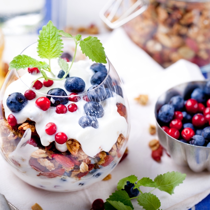 Granola yogurt and berries
